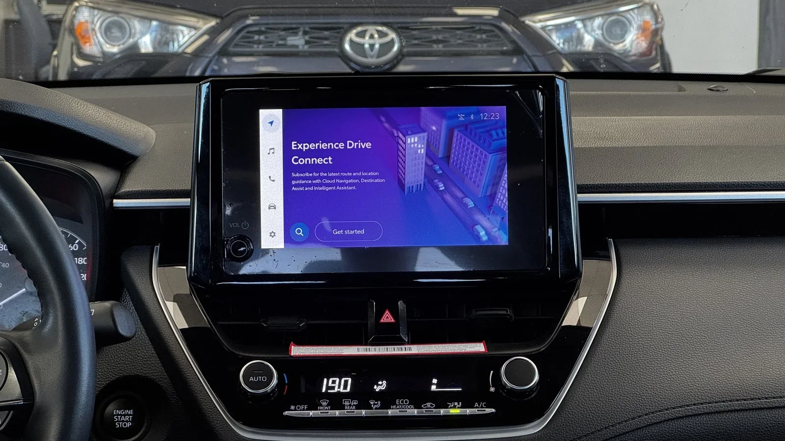 2024 Toyota Corolla Cross LE used SUV thumbnail 20