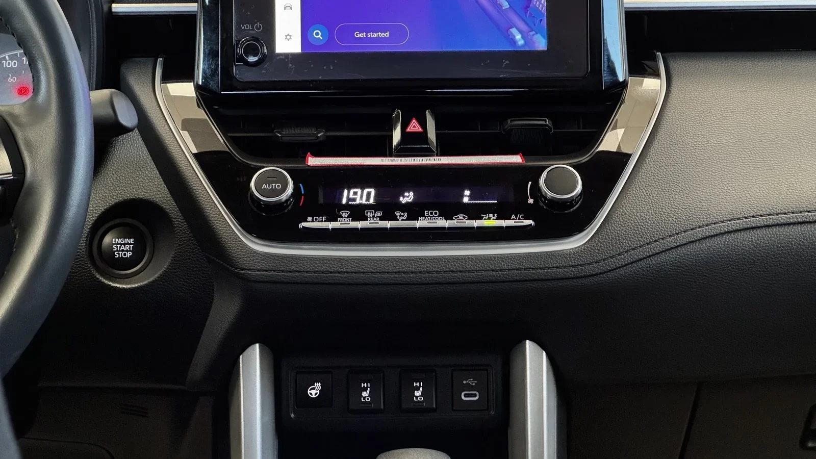 2024 Toyota Corolla Cross LE used SUV thumbnail 21