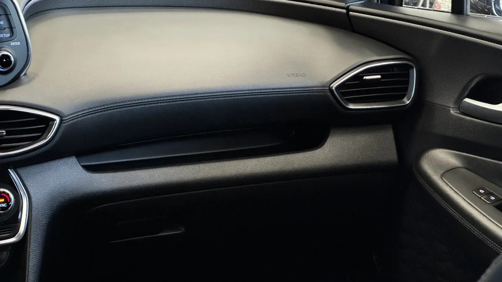 2020 Hyundai Santa Fe Preferred used SUV thumbnail 24