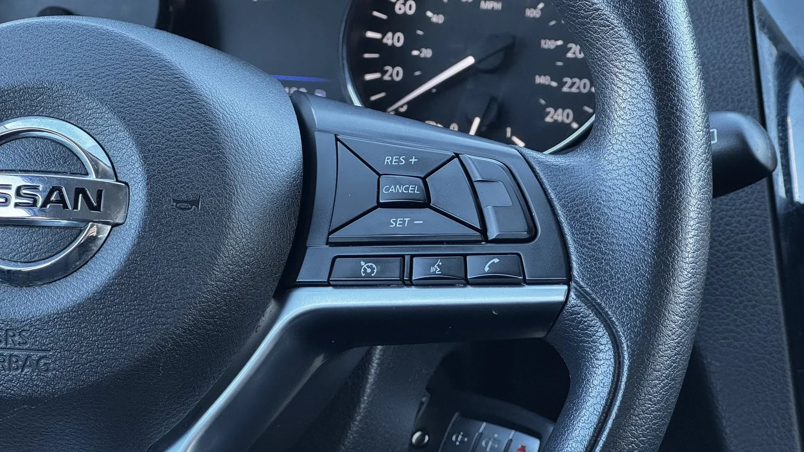 2022 Nissan Qashqai S used SUV thumbnail 24