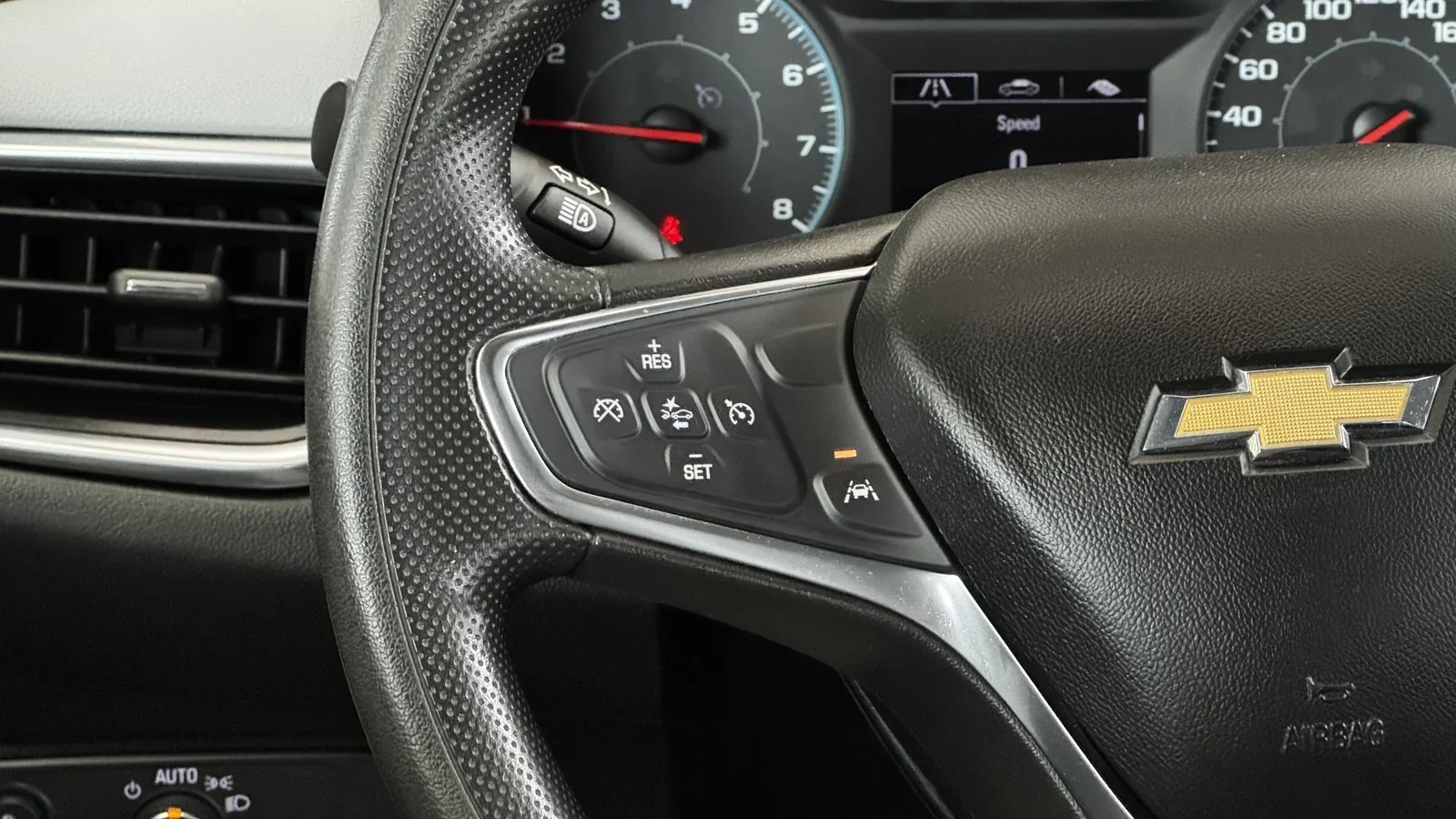 2021 Chevrolet Equinox LS used SUV thumbnail 25