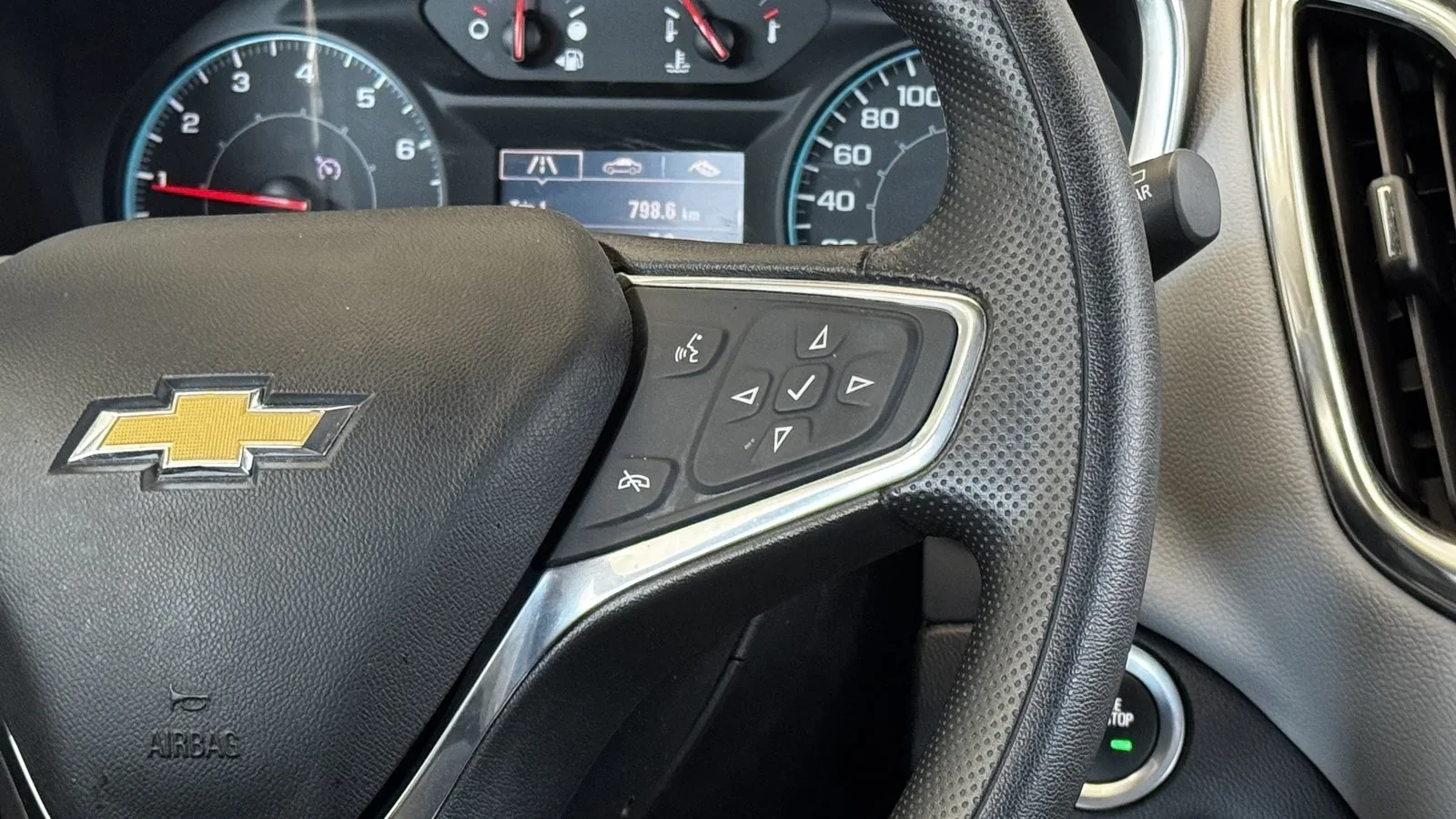 2021 Chevrolet Equinox LS used SUV thumbnail 25