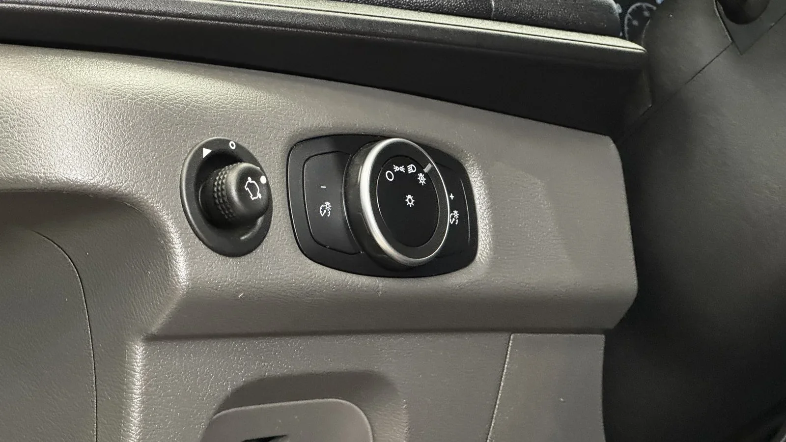 2020 Ford Transit T-250 Low Roof used Van thumbnail 26