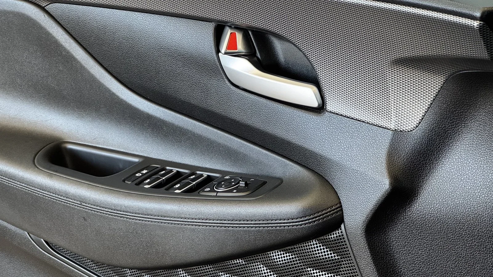 2020 Hyundai Santa Fe Preferred used SUV thumbnail 27